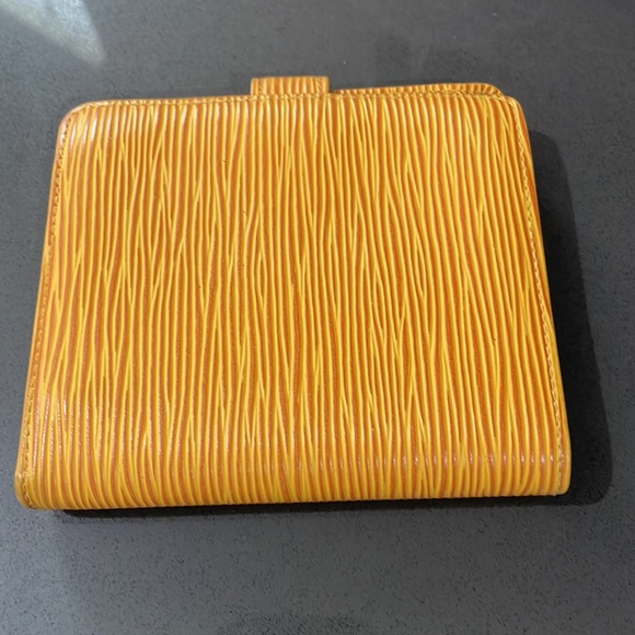 Louis Vuitton Epi Yellow Wallet - Picture 8 of 10